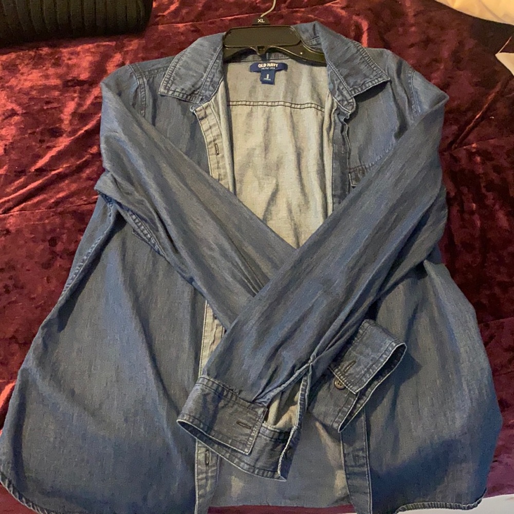 Blue Old Navy Jean Jacket. Very light jean material.
